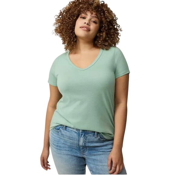 Torrid Tops - NWT TORRID Girlfriend V-Neck Tee Green Plus Size 0 Regular Size Large 12